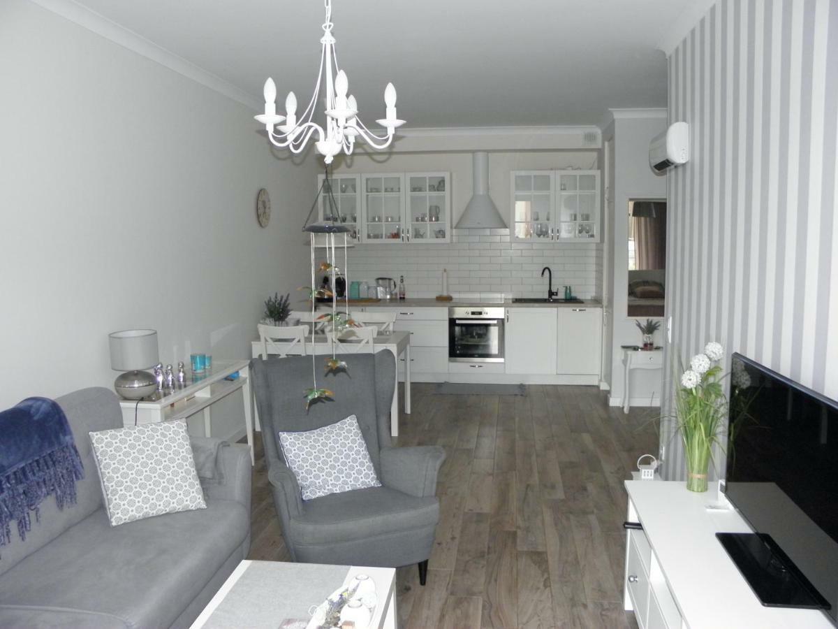 Apartament Z Ogrodkiem Pobierowo Exterior photo